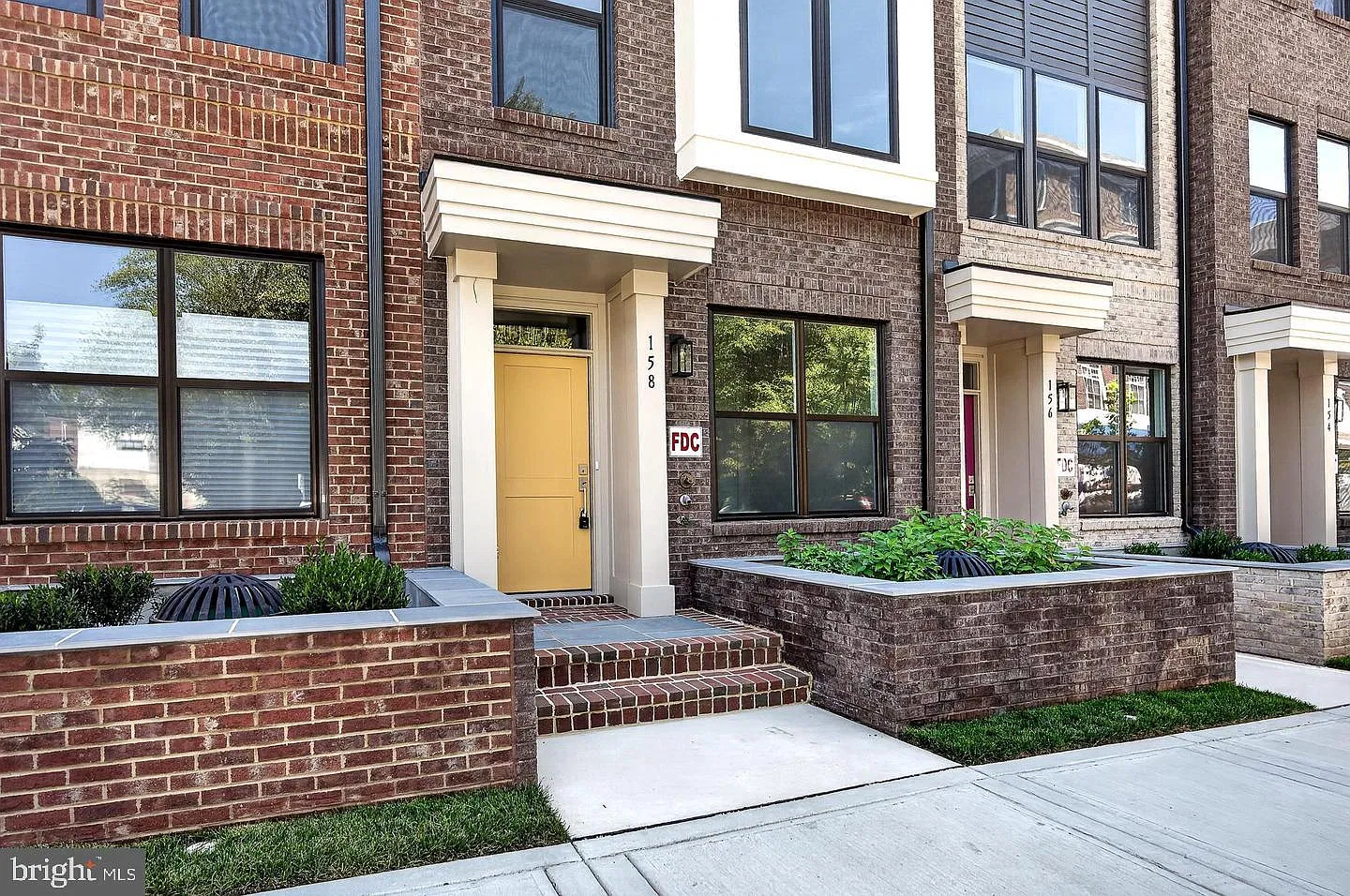 4 bed, 4.0 bath, 2042 sqft, $6,500 — Photo 1