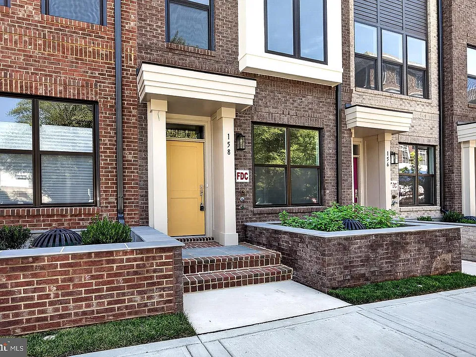158 N Lee Fls