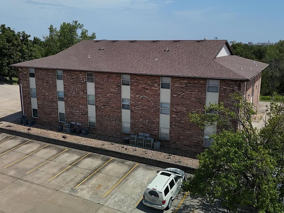 907 Southwest Blvd #B6