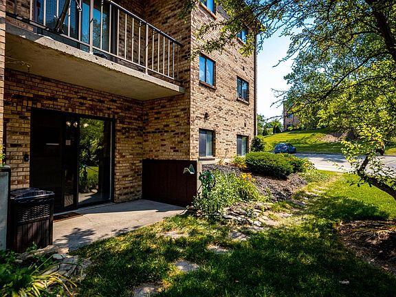 3rd image of 7241 Creekview Dr APT 2