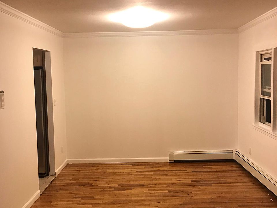 1st image of 12414 25th Ave #2