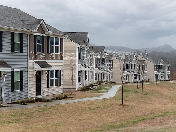 3rd image of 2935 Winterberry Dr