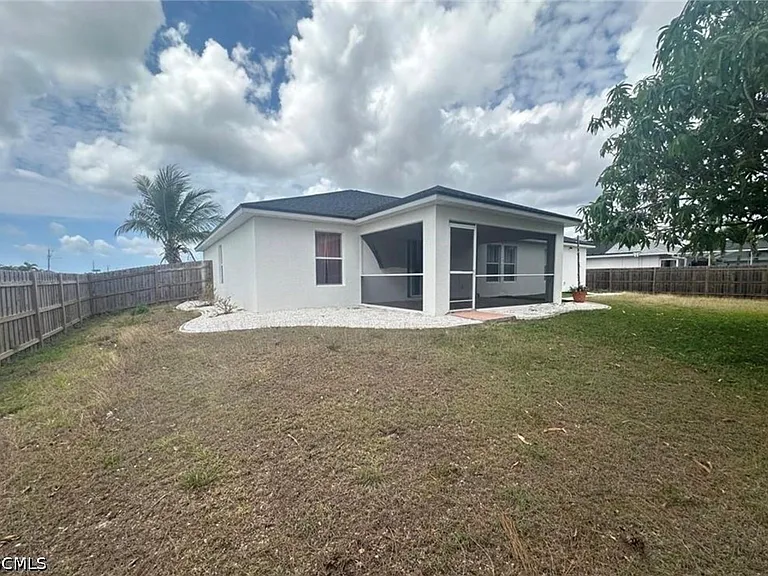 2115 NW 19th Ave — Photo 21