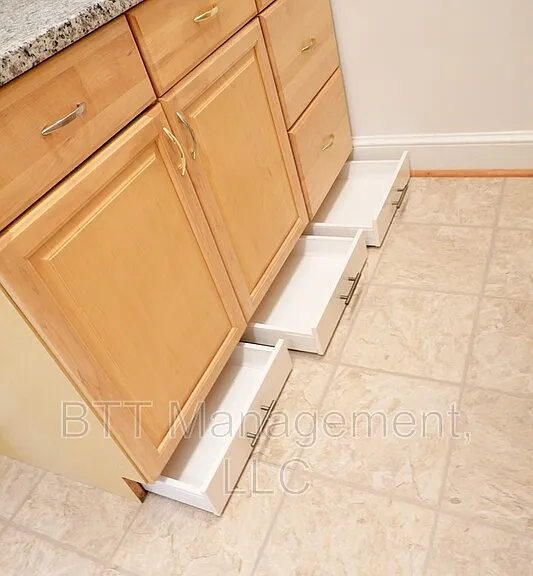 800 Maplewood Ave #1 — Photo 49