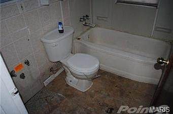 5th image of 4208 Darby St