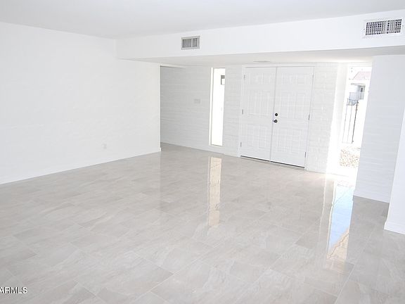 2nd image of 8619 E Via Del Palacio