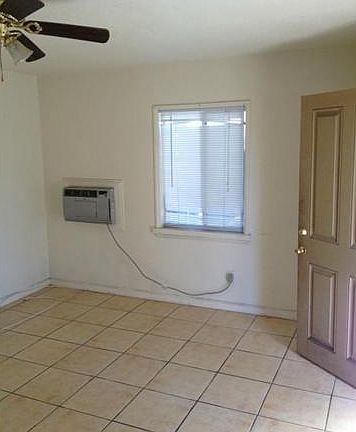 4th image of 7528 Los Feliz Dr