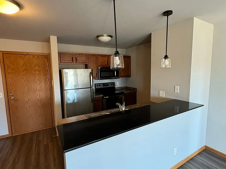 Fairhaven Court Apartments — Photo 24