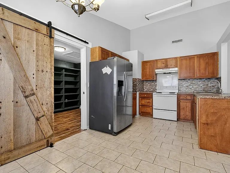 203 Tabby Creek Cir — Photo 10