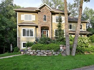 10402 34th Cir W, Minnetonka, MN 55305