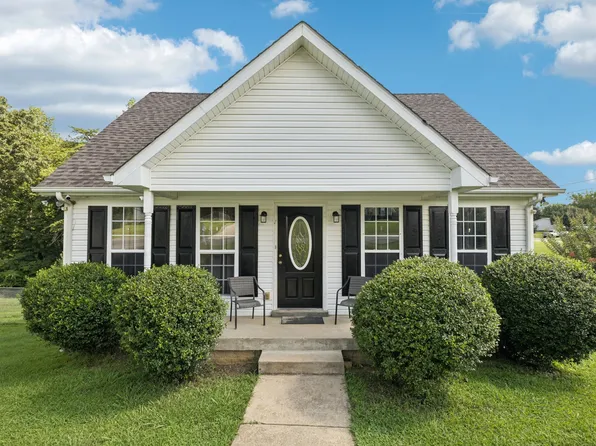 1000 Corlew Ln, White Bluff, TN 37187