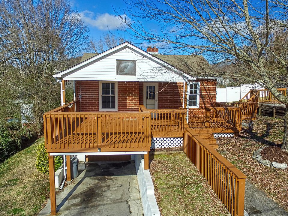1st image of 119 Gillenwater Dr