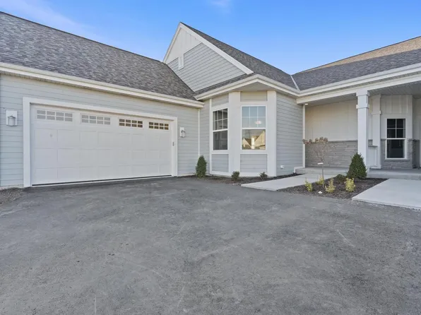 1382 Prairie Creek CIRCLE #15D, Oconomowoc, WI 53066