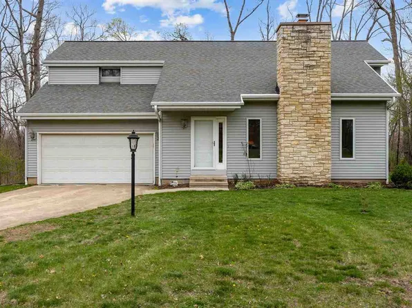 5823 Timber Creek Rd, Cedar Rapids, IA 52411