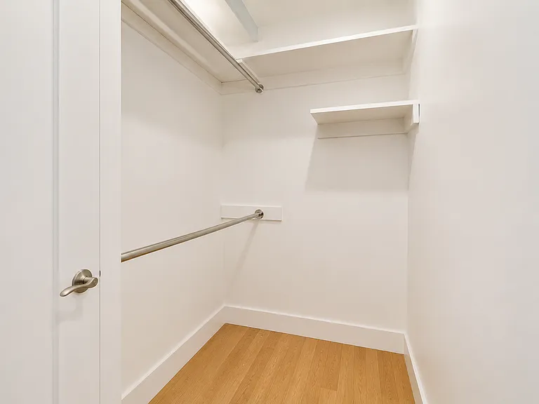 213 E 37th St #3FF — Photo 9