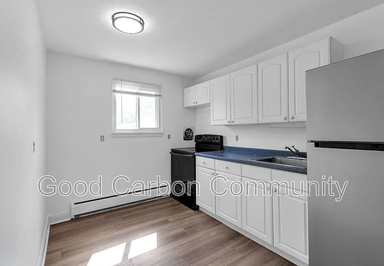 5752 Main St — Photo 5