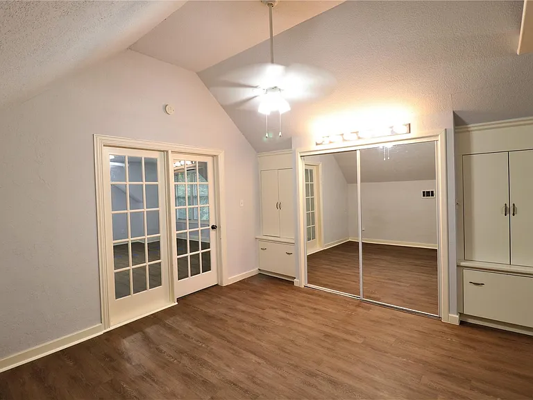 1702 Cougar Creek St — Photo 7