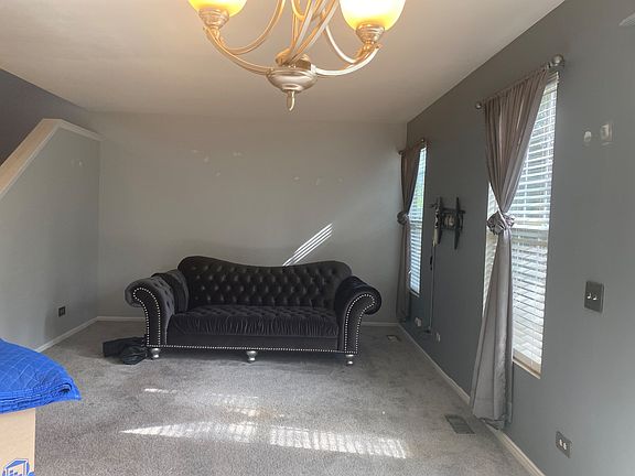 5th image of 292 S Oak Creek Ln