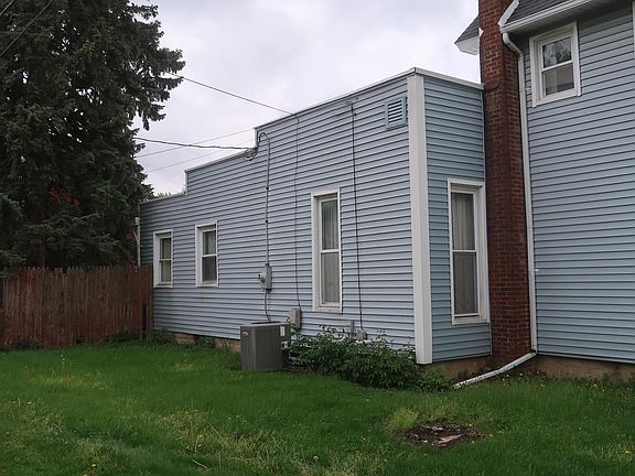5th image of 115 W Jackson St