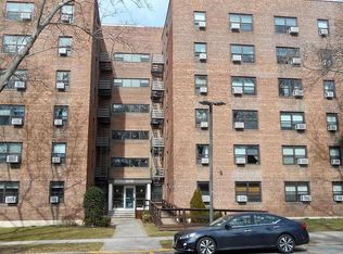 21101 75th Ave APT 1L, Oakland Gardens, NY 11364