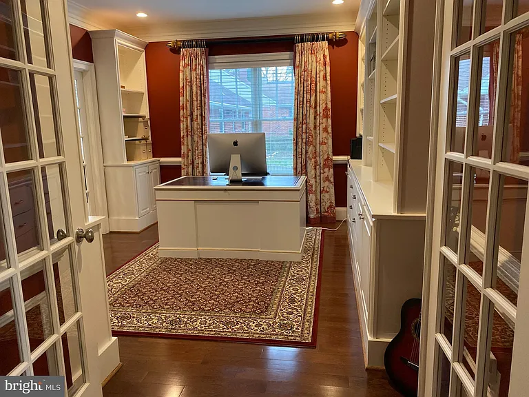 2138 Patrick Henry Dr — Photo 19