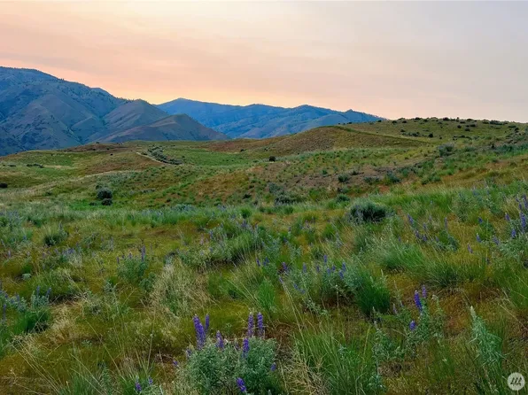 6 Blue Grade Road, East Wenatchee, WA 98802