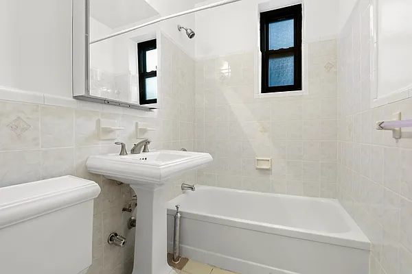 Rented by Stonehenge NYC LLC | media 4