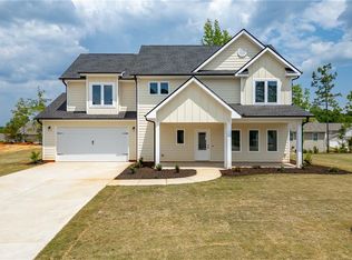 104 Boulder Dr, Toccoa, GA 30577