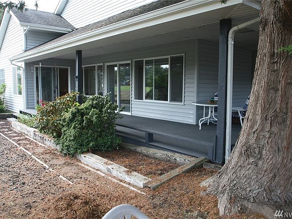 3rd image of 414 Canal Dr NE