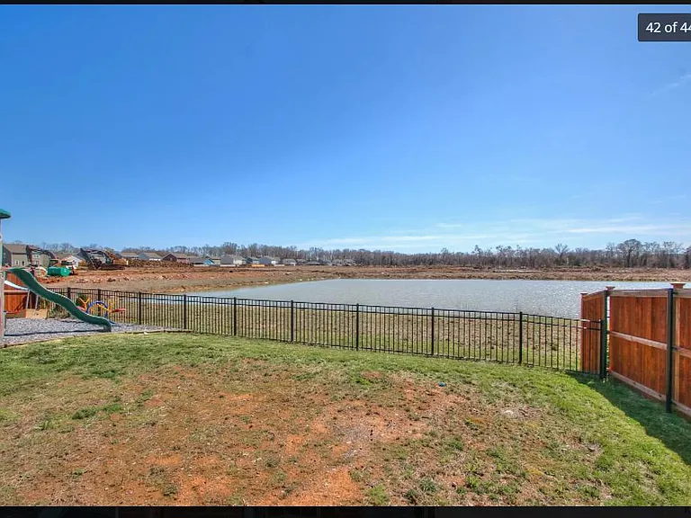 3613 Magpie Ln N — Photo 37