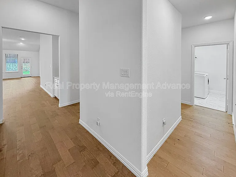 3517 Henry Xing — Photo 4