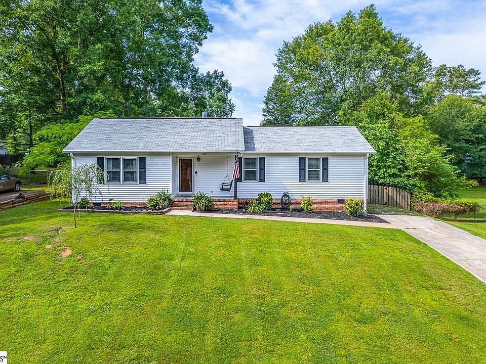 1st image of 322 Pinonwood Dr