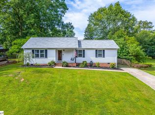 322 Pinonwood Dr, Simpsonville, SC 29680