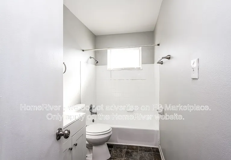 2806 Dietz St — Photo 12