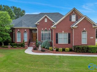 100 Bishop Spring Ct, Huntsville, AL 35806