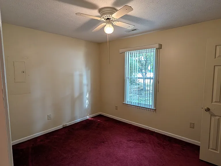 693 Trails Ln — Photo 18