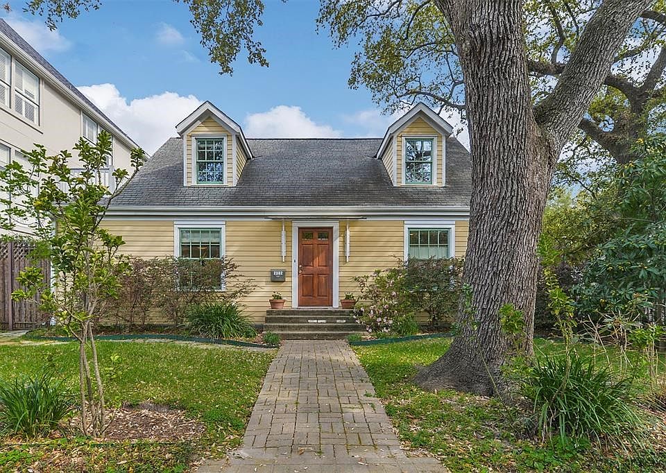 Welcome to 2302 Albans