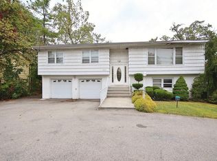 662 Secor Rd, Hartsdale, NY 10530