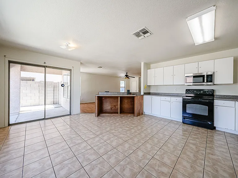 11816 W Rosewood Dr — Photo 8