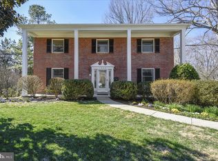 1944 Foxhall Rd, Mc Lean, VA 22101