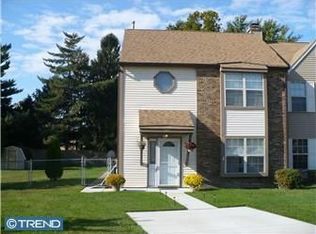 12 Meeting House Ln, Turnersville, NJ 08012