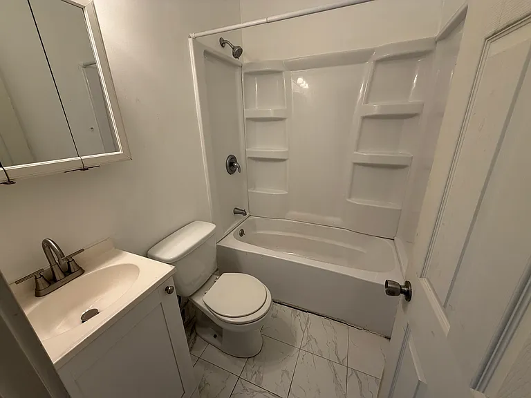 1490 Indianola Ave #1 — Photo 9
