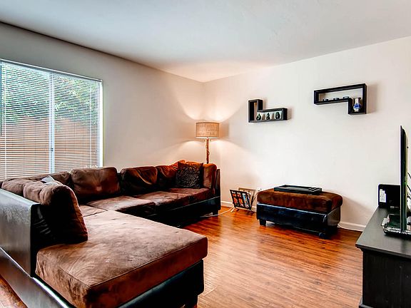 3rd image of 4486 Bancroft St Unit 3