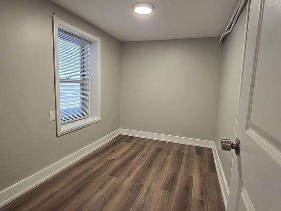 5th image of 2235 W 21st Pl B