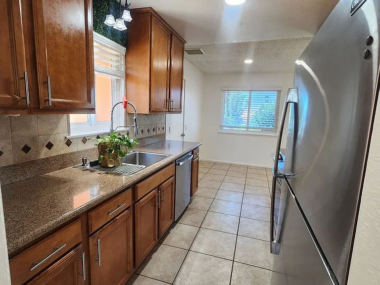 73477 Desert Dr — Photo 7