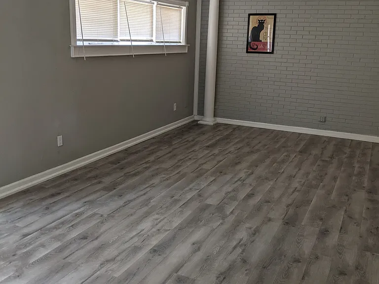 1806 Fowler St — Photo 3