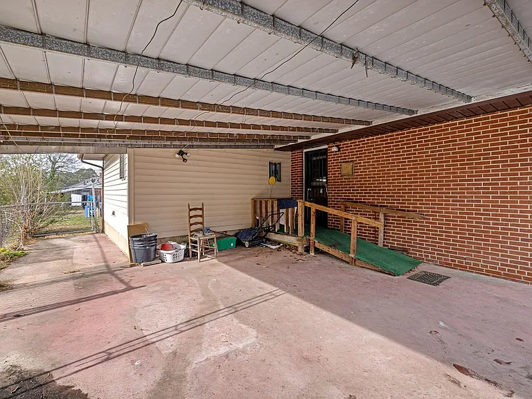 1154 Fiske St — Photo 12