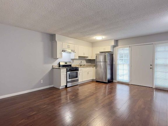 5th image of 3946-3952 Iowa St #7