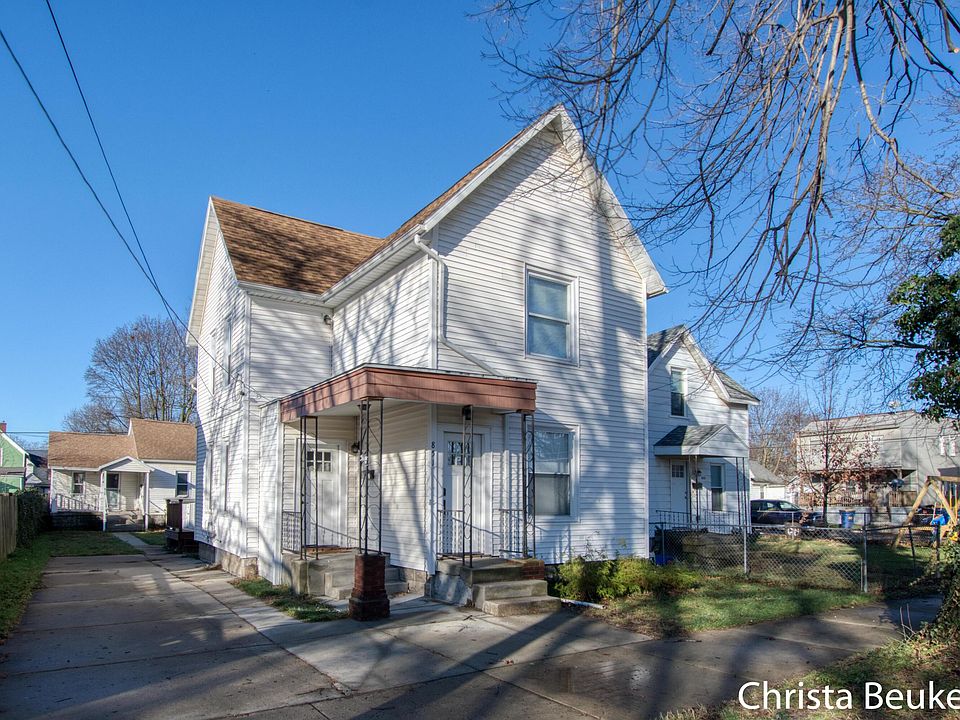 1st image of 851 Davis Ave NW