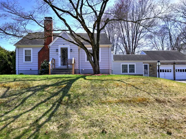 35 Sunnyridge Parkway, Trumbull, CT 06611